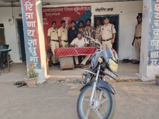 हत्या की नियत से चाकूबाजी करने वाले तीन आरोपी गिरफ्तार, सरगांव पुलिस की बड़ी सफलता