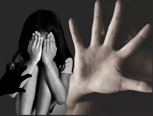 'रिटायर्ड फूड इंस्पेक्टर ने रेप किया.