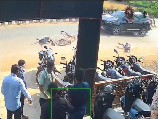 बिल्डर की फॉर्च्यूनर ने बच्चों को कुचला...चौथे दिन FIR