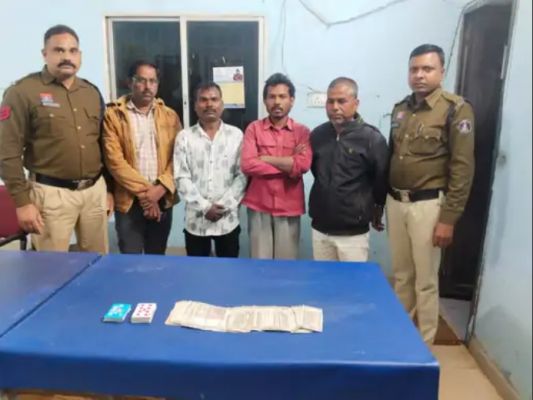 रायपुर में जुआ खेलते 4 जुआरी गिरफ्तार