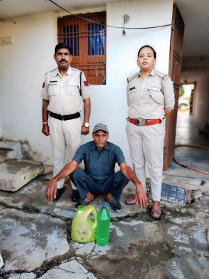 ग्राम कंसरी में आबकारी विभाग की कार्रवाई: 07 बल्क लीटर शराब व 60 किलो महुआ लाहन जब्त, आरोपी जेल भेजा गया
