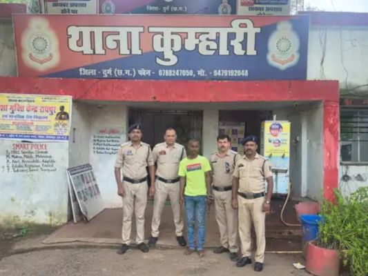अफेयर के शक में हंसिए से पत्नी को काट डाला