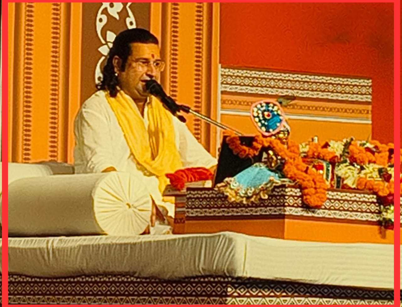 धर्म और आध्यात्म ! भक्त गण श्रीमद्भागवत के भक्तिमय वातावरण में झूमते रहे।