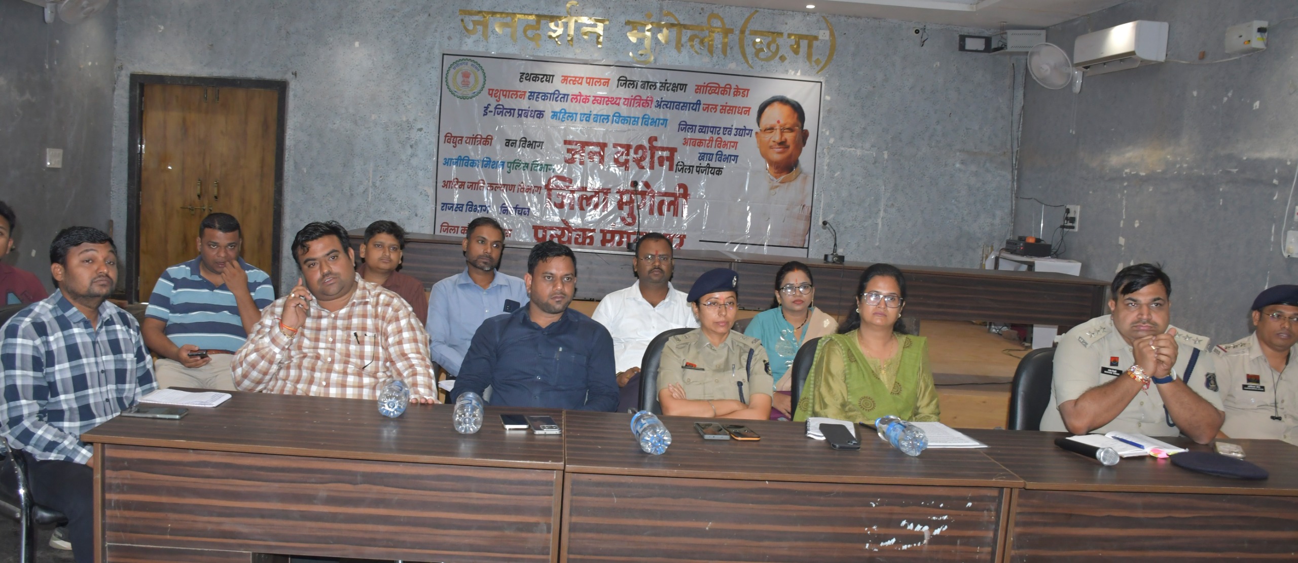 जिले में गणेश विसर्जन एवं ईद त्यौहार को लेकर शांति समिति की बैठक सम्पन्न  समाज के लोगों ने त्यौहारों को भाईचारे एवं आपसी सहयोग के साथ मनाने लिया संकल्प