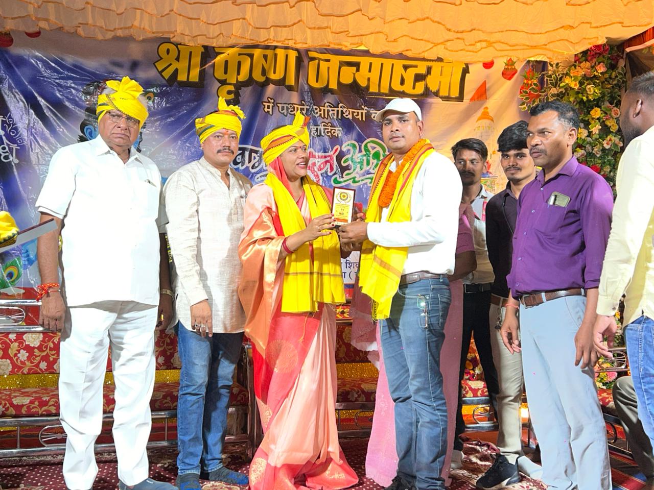 *कमलवंशी कंवर समाज ने हर्षोल्लास के साथ मनाई श्रीकृष्ण जन्माष्टमी*  शोभायात्रा में दिखी भव्य झांकियां, प्रतिभावान छात्र-छात्राओं एवं अतिथियों का हुआ सम्मान