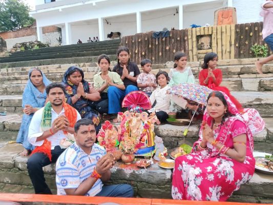 गणपति बप्पा मोरया के जयघोष के बीच नम आंखों से दी विदाई  दस दिवसीय गणेश उत्सव का भावुक माहौल में समापन, शोभायात्रा में उमड़ा श्रद्धालुओं का सैलाब