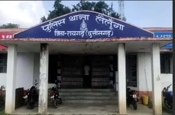 रायगढ़ में बुजुर्ग की कनपटी पर मारी कुल्हाड़ी