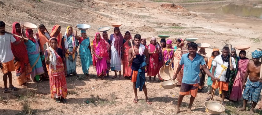 जिले की सभी ग्राम पंचायतों में मनाया गया अंतर्राष्ट्रीय मजदूर दिवस  श्रमिकों को अधिकारों की दी गई जानकारी