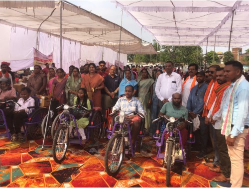 सुशासन तिहार समाधान शिविर का आयोजन,दिव्यांगजनों को मिला सहारा