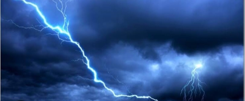 आकाशीय बिजली की चपेट में आने से पिता-पुत्र सहित तीन की मौत