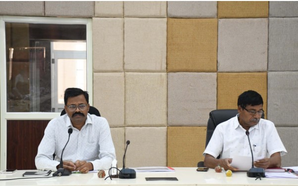 समय-सीमा की बैठक संपन्न  झोलाछाप डॉक्टरों पर सख्त कार्रवाई करने दिए निर्देश