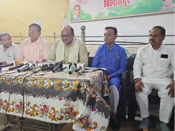 सीधे सीधे 45 हजार शिक्षक पदों को खत्म किया जाये  पूर्व मंत्री ने युक्तियुक्तकरण को बताया सबसे बड़ा फ़रेब..खत्म हो जाएंगे इतने रोजगार&hellip;जिला अध्यक्ष ने कहा 3 चरणों में करेंगे आंदोलन