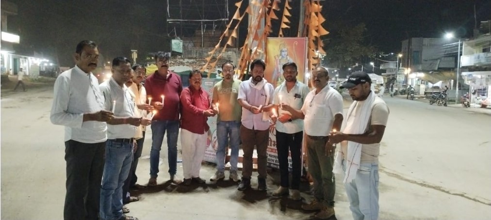 प्लेन क्रैश में जान गंवाने वालों को "छ.ग. श्रमजीवी पत्रकार कल्याण संघ" ने दी श्रद्धांजलि