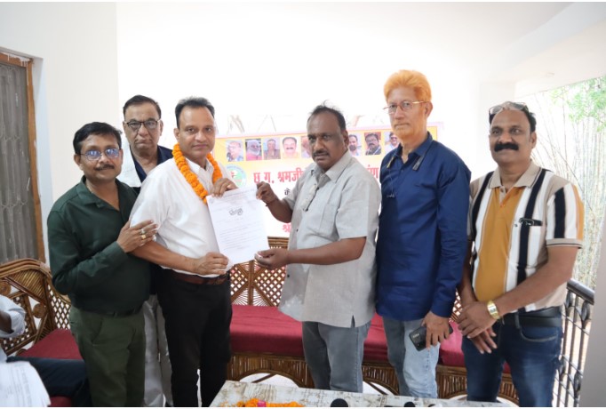 छत्तीसगढ़ श्रमजीवी पत्रकार कल्याण संघ की जिला एमसीबी बैठक में बड़ा फैसला: कोरिया और सूरजपुर की कार्यकारिणी भंग, जल्द होंगे नए चुनाव