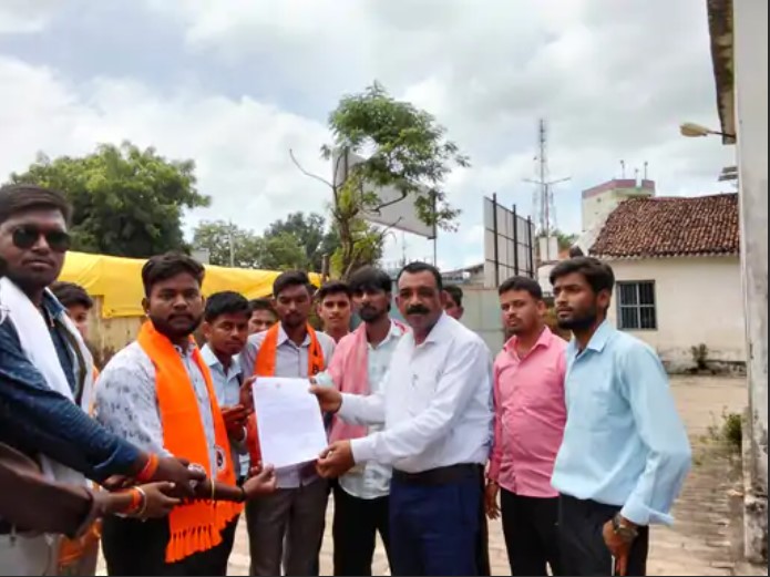 प्रिंसिपल पर बच्चों से मारपीट और गाली-गलौज का आरोप