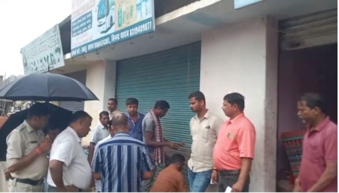 राजपुर में नगरीय निकाय प्रशासन की कड़ी कार्रवाई 21 दुकानें सील