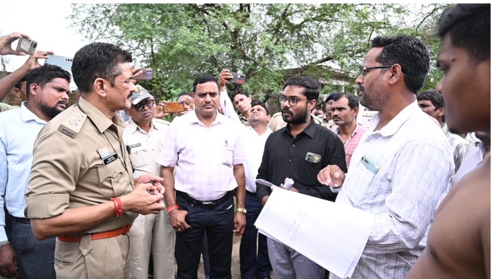 कुत्ता एक्सीडेंट मामले को लेकर चिल्फी में राष्ट्रीय राजमार्ग जाम, भीम आर्मी कार्यकर्ताओं पर दर्ज हुआ मामला