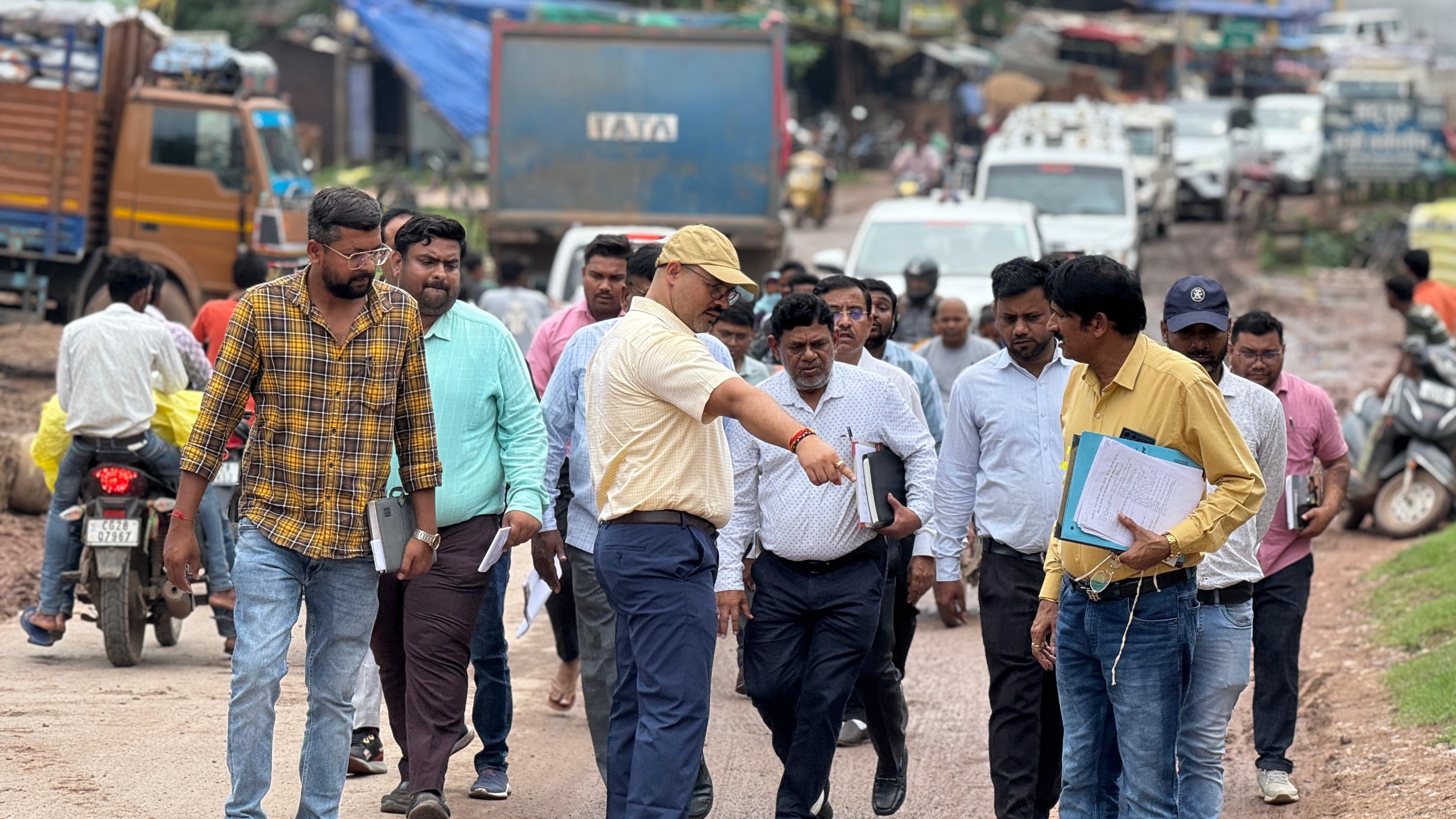 कलेक्टर ने नगरपालिका अंतर्गत चल रहे निर्माण कार्यों का किया निरीक्षण