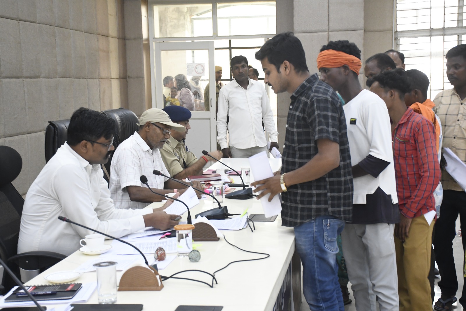 जनदर्शन में कलेक्टर ने आमजनों की सुनी समस्याएं