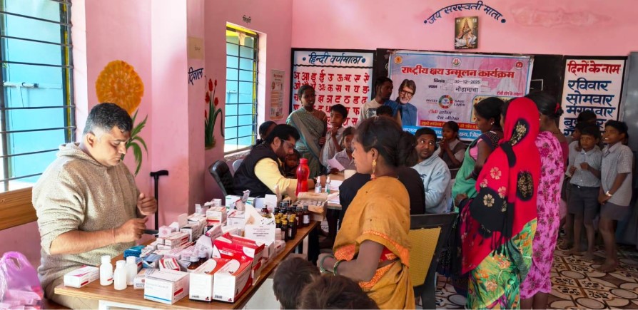 क्षय एवं कुष्ठ उन्मूलन शिविर: बैगा ग्राम मौहामांचा में 75 मरीजों की हुई जांच