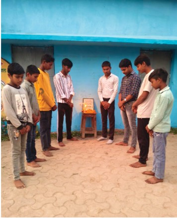 पुलवामा के शहीदों को ब्लॉक अध्यक्ष विकास कोसले और कांग्रेस कार्यकर्ताओं ने दी भावपूर्ण श्रद्धांजलि