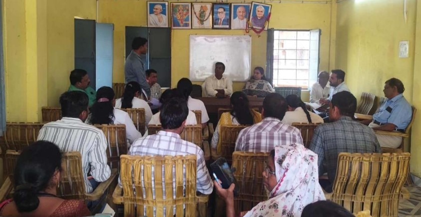 कलेक्टर डॉ संजय कन्नौजे ने आयुष्मान कार्ड का शत- प्रतिशत लक्ष्य पूर्ण करने के निर्देश दिए..