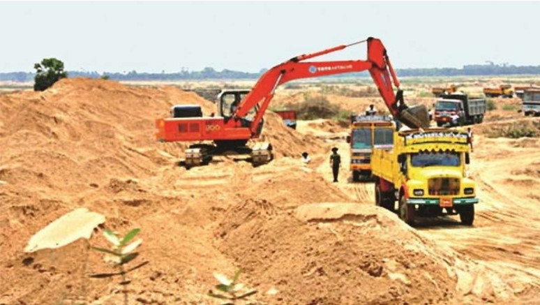 रेत माफियाओं का आतंक : अवैध खनन पर कार्रवाई करने गए वन अमले को लाठी-डंडों से पीटा