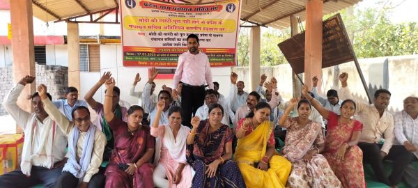 पंचायत सचिवों ने दी उग्र आंदोलन की चेतावनी नगाड़ा बजाकर हनुमान चालीसा का करेंगे पाठ