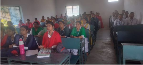 डॉ. आर.एन.एस. बी.एड. कॉलेज में श्रमिकों के बच्चों के लिए निःशुल्क कोचिंग योजना पर जागरूकता सेमिनार आयोजित हुई संपन्न