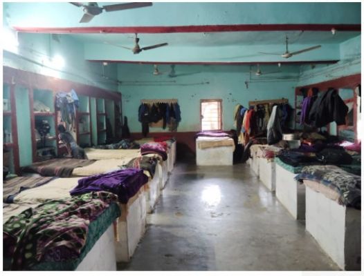 आश्रम में रह रहे बालकों को गन्दगी में रहने को किया जा रहा मजबूर,आदिम जाति अनुसूचित जाति विकास विभाग की अनदेखी का मासूम हो रहे शिकार l 