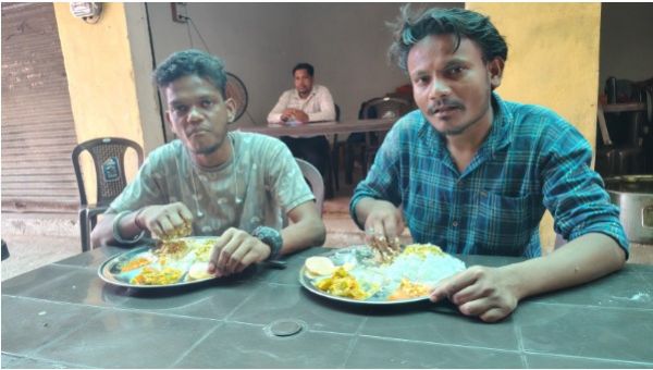 मनेंद्रगढ़ में श्रमिकों को मिल रहा सम्मान और भोजन - शहीद वीर नारायण सिंह श्रम अन्न सहायता योजना बनी सहारा