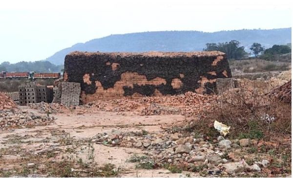 खनिज विभाग की कार्यवाही 4 रेत वाहन सहित 1 गिट्टी का वाहन जब्त ईंट भट्ठों के अवैध उत्खनन एवं परिवहन से वसूले गए 5 लाख 52 हजार 250 रू. अर्थदंड