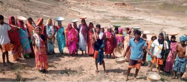 जिले की सभी ग्राम पंचायतों में मनाया गया अंतर्राष्ट्रीय मजदूर दिवस  श्रमिकों को अधिकारों की दी गई जानकारी