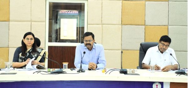जनजातीय क्षेत्रों में शत-प्रतिशत आवासीय लाभ करें सुनिश्चित: कलेक्टर  किसानों को समय पर खाद-बीज की उपलब्ध कराने के दिये निर्देश  समय-सीमा की बैठक संपन्न
