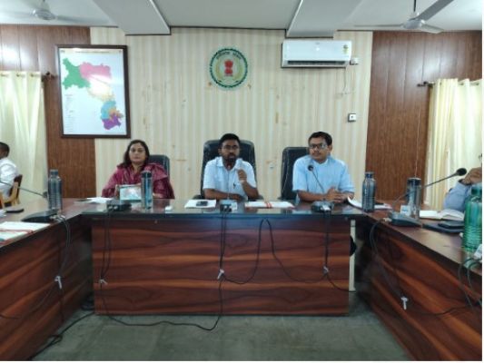 साप्ताहिक समय सीमा की बैठक हुई संपन्न  कलेक्टर की सभी विभागों को सख्ती पेंडिंग कार्यों की समीक्षा के साथ समयबद्ध निराकरण करने के दिए निर्देश