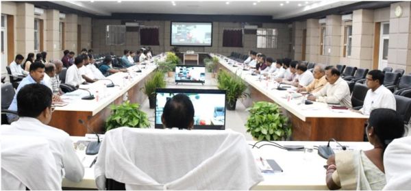 कृषि मंत्री श्री नेताम की उपस्थिति में रजिस्ट्री में 10 जनोपयोगी क्रांतिकारी पहलों पर कार्यशाला आयोजित  राज्य सरकार की 10 नई सुविधाएं शुरू  पंजीयन प्रक्रिया हुई डिजिटल और पारदर्शी  आधुनिक पंजीयन प्रणाली से फर्जी रजिस्ट्री पर लगेगी रोक