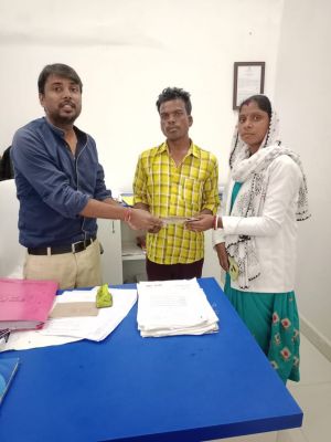 बिहान दीदियों के प्रयास से प्रधानमंत्री सुरक्षा बीमा योजना के तहत मिला लाभ  नामांकित पुत्र श्री भागीरथी पैकरा को मिला 2 लाख की सहायता राशि