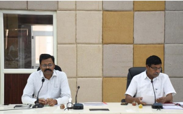 समय-सीमा की बैठक संपन्न  झोलाछाप डॉक्टरों पर सख्त कार्रवाई करने दिए निर्देश