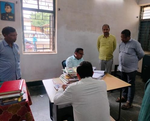 संभागआयुक्त ने एसडीएम एवं तहसील कार्यालय का किया औचक निरीक्षण  राजस्व अभिलेखों की अद्यतन स्थिति की ली जानकारी