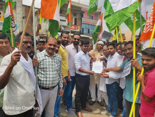 ईडी की कार्यवाही के खिलाफ कांग्रेस का जोरदार प्रदर्शन