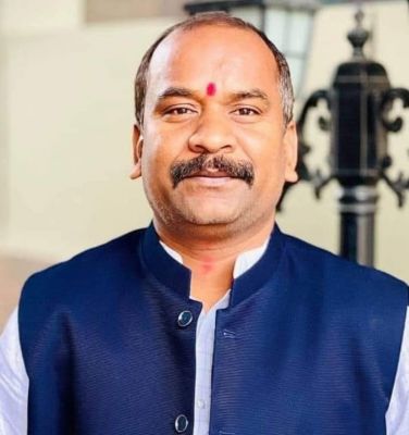 एमसीबी जिला संयुक्त कार्यालय को NH-43 पर स्थानांतरित करने की मांग तेज, ग्रामीणों ने कलेक्टर को सौंपा ज्ञापन