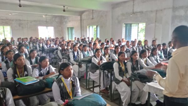 आज आयुष विभाग सूरजपुर के विकास खंड प्रतापपुर में आयुर्वेद एवं योग जागरूकता कार्यक्रम किया गया आयोजित