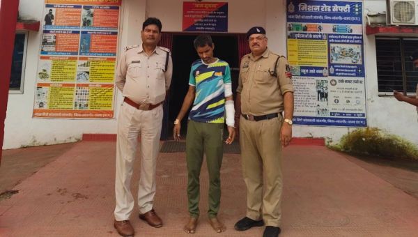 एमसीपी के दौरान चेकिंग में  पकड़ी गई भारी मात्रा में चांदी &ndash; दस्तावेज पेश करने में नाकाम चालक