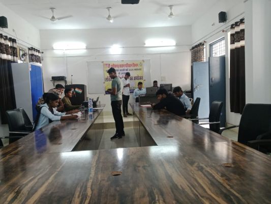 शासकीय महाविद्यालय प्रतापपुर एवं&nbsp;प्रेमनगर&nbsp;&nbsp;में लगाया गया शिक्षार्थी ड्राइविंग लाइसेंस कैंप