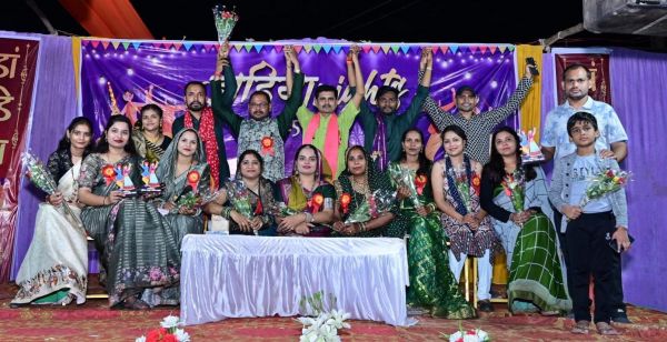 नगर मे दूसरी बार हुआ डांडिया कार्यक्रम, महिला और बालिकाओं ने जमकर उठाया लुफ्त 