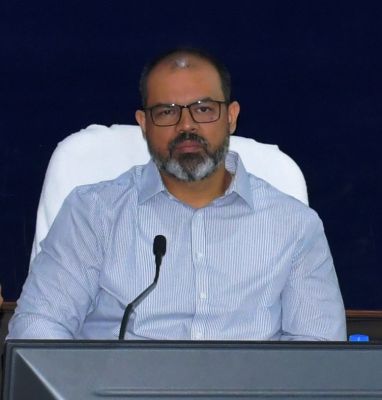 कार्य में लापरवाही पर सिविल सर्जन और हास्पिटल कंसल्टेंट को नोटिस जारी