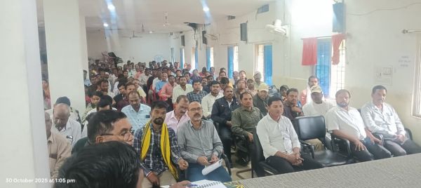 प्रतापपुर एसडीएम ने शासकीय उचित मूल्य दुकान संचालकों की ली समीक्षा बैठक