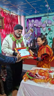 हेल्पनेस चिल्ड्रन वेलफेयर मिशन इटहरी नेपाल द्वारा सम्मानित हुए डॉ. सिंह