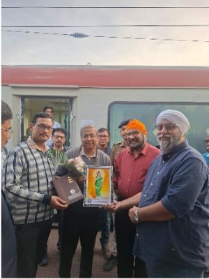 चांपा में नवपदस्थ बिलासपुर मंडल रेल प्रबंधक राकेश रंजन से सौजन्य भेंट  यात्री सुविधाओं, स्टेशन विकास व सुरक्षा मुद्दों पर हुई चर्चा