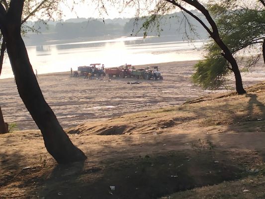 भिलौनी घाट में अवैध रेत खनन का खुला खेल, प्रशासन और ग्राम पंचायत की चुप्पी पर उठे गंभीर सवाल